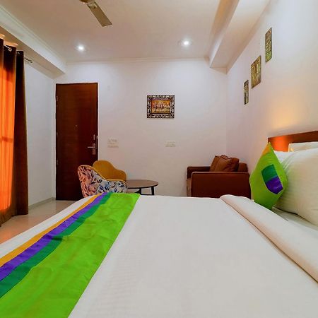 Treebo Rejoice 52 - 3Km From Huda City Metro Station Badshahpur Extérieur photo