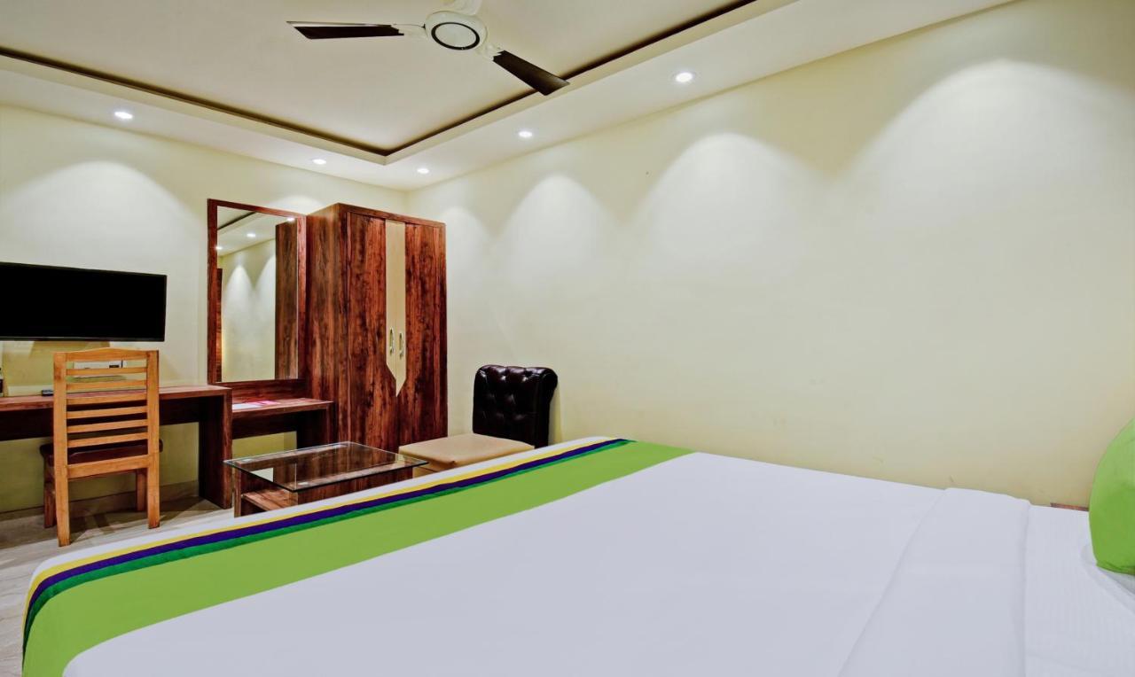 Treebo Rejoice 52 - 3Km From Huda City Metro Station Badshahpur Extérieur photo