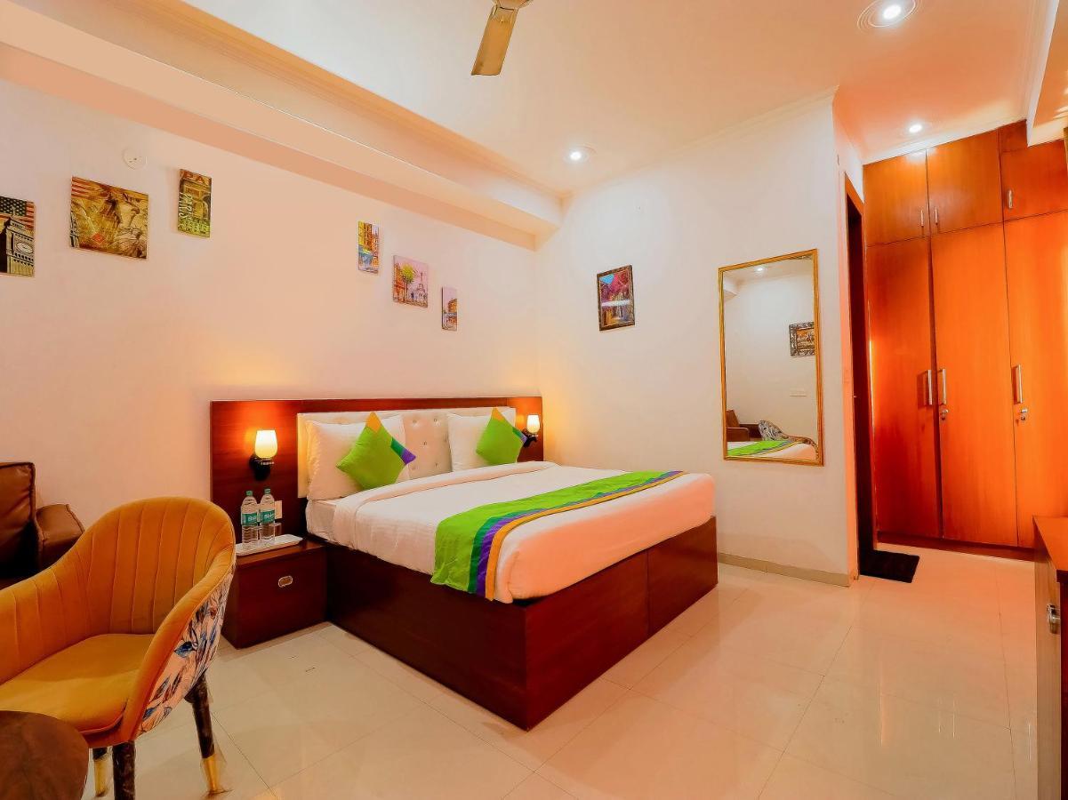 Treebo Rejoice 52 - 3Km From Huda City Metro Station Badshahpur Extérieur photo