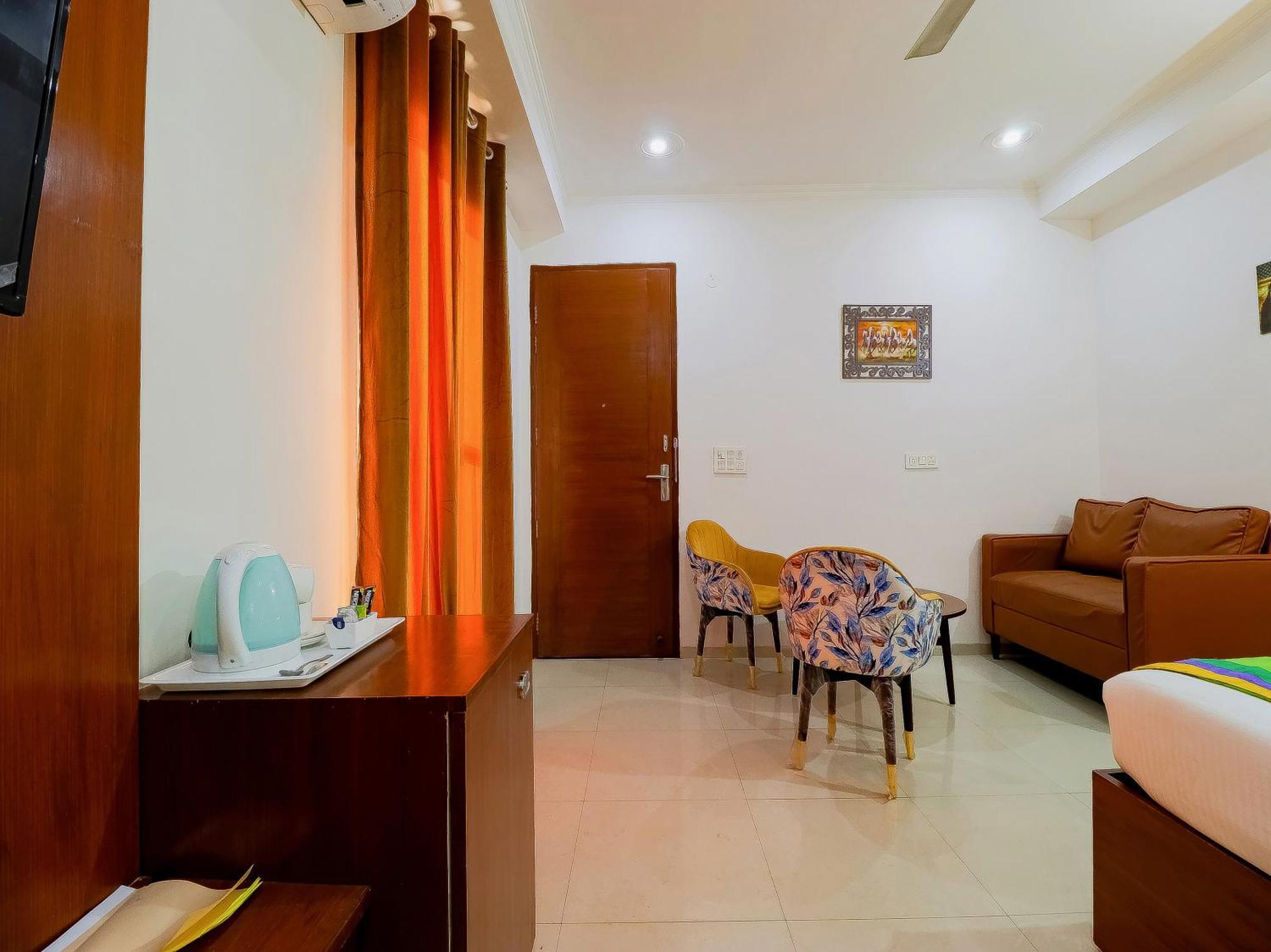 Treebo Rejoice 52 - 3Km From Huda City Metro Station Badshahpur Extérieur photo