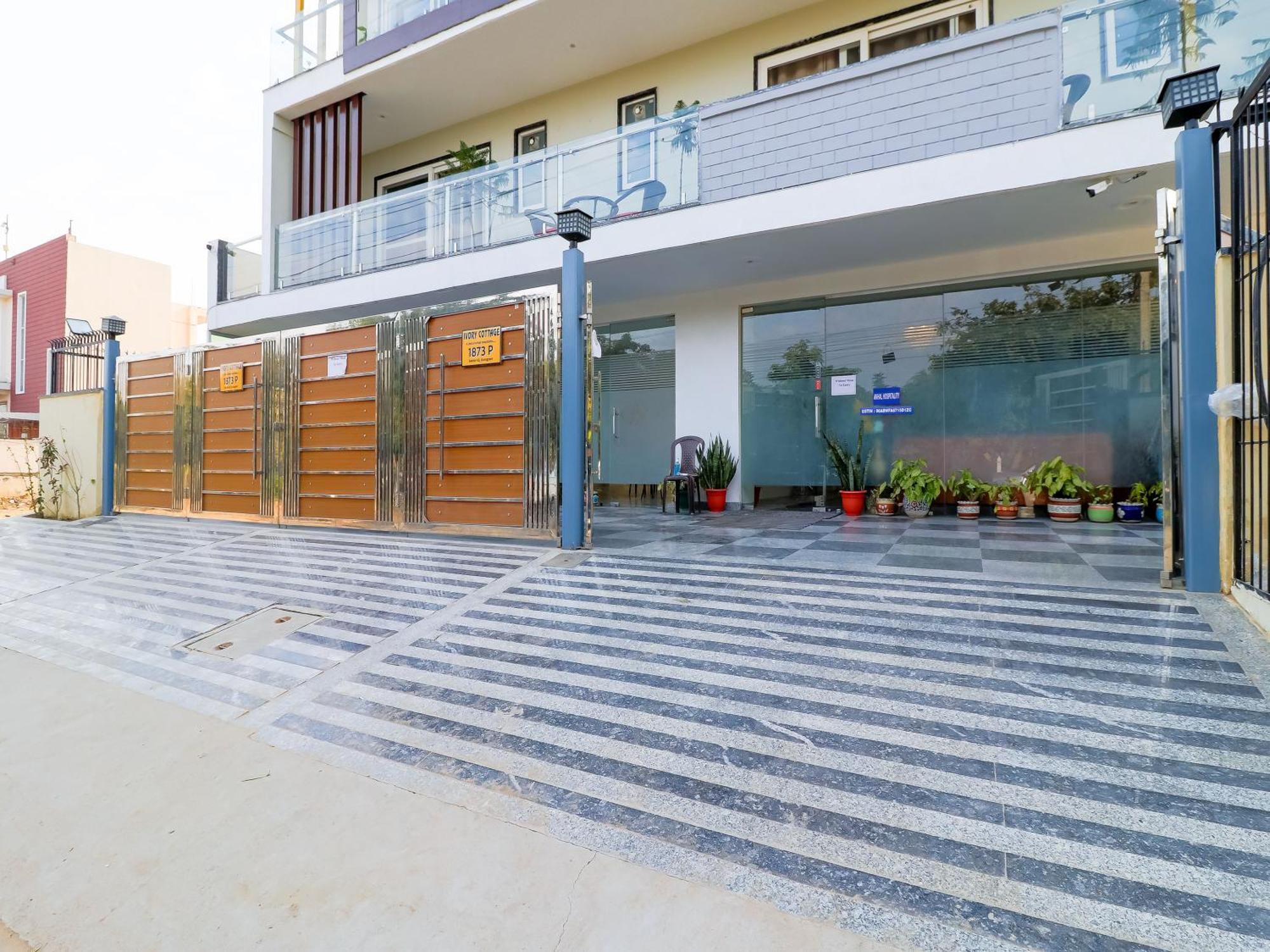 Treebo Rejoice 52 - 3Km From Huda City Metro Station Badshahpur Extérieur photo