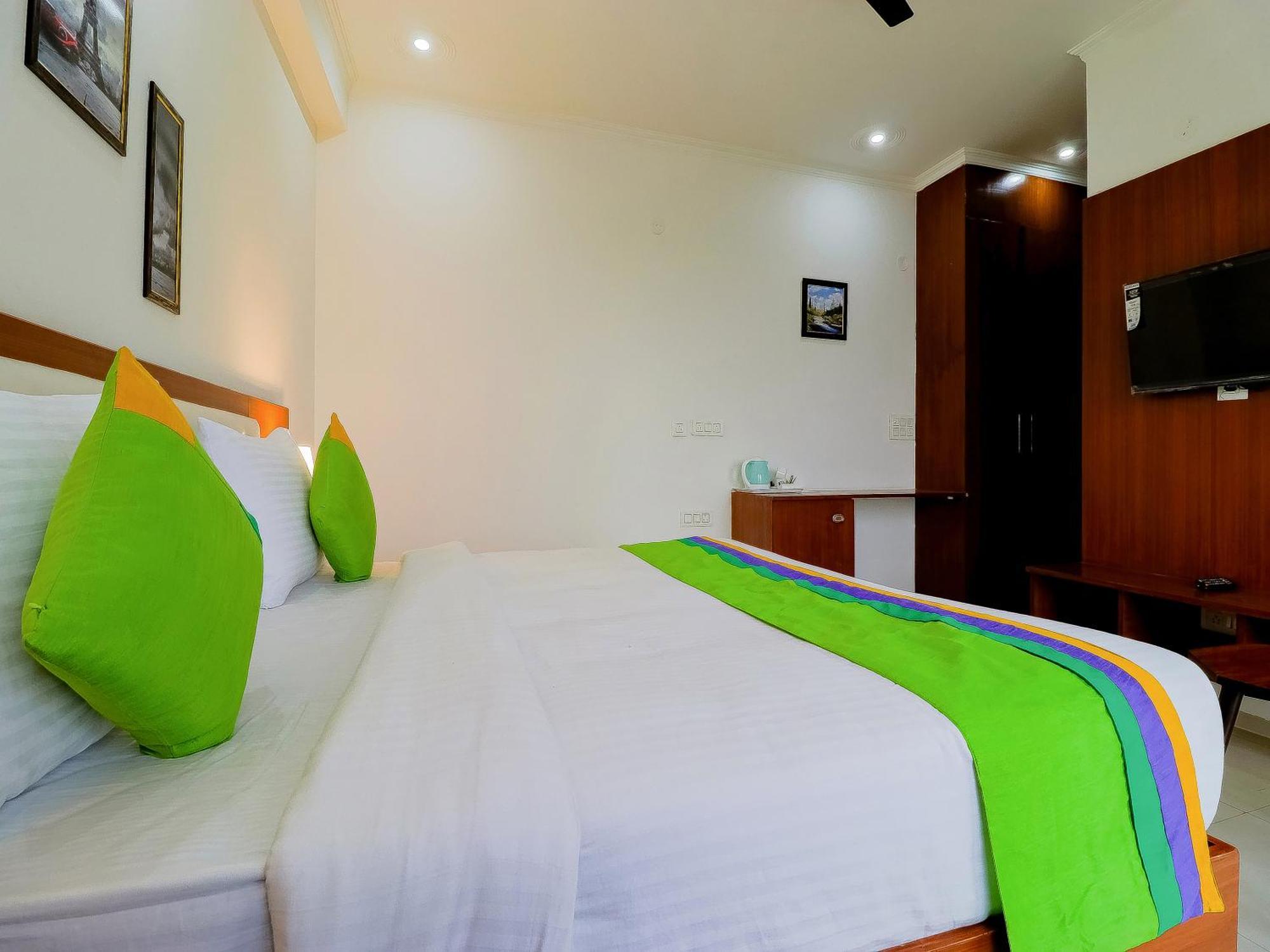 Treebo Rejoice 52 - 3Km From Huda City Metro Station Badshahpur Extérieur photo