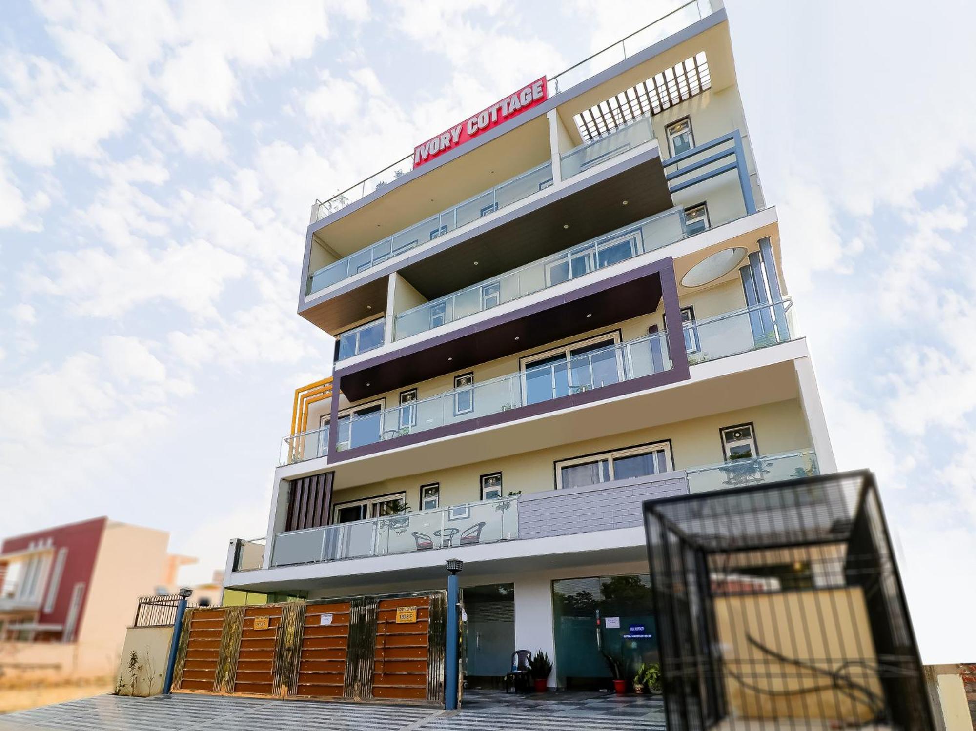Treebo Rejoice 52 - 3Km From Huda City Metro Station Badshahpur Extérieur photo