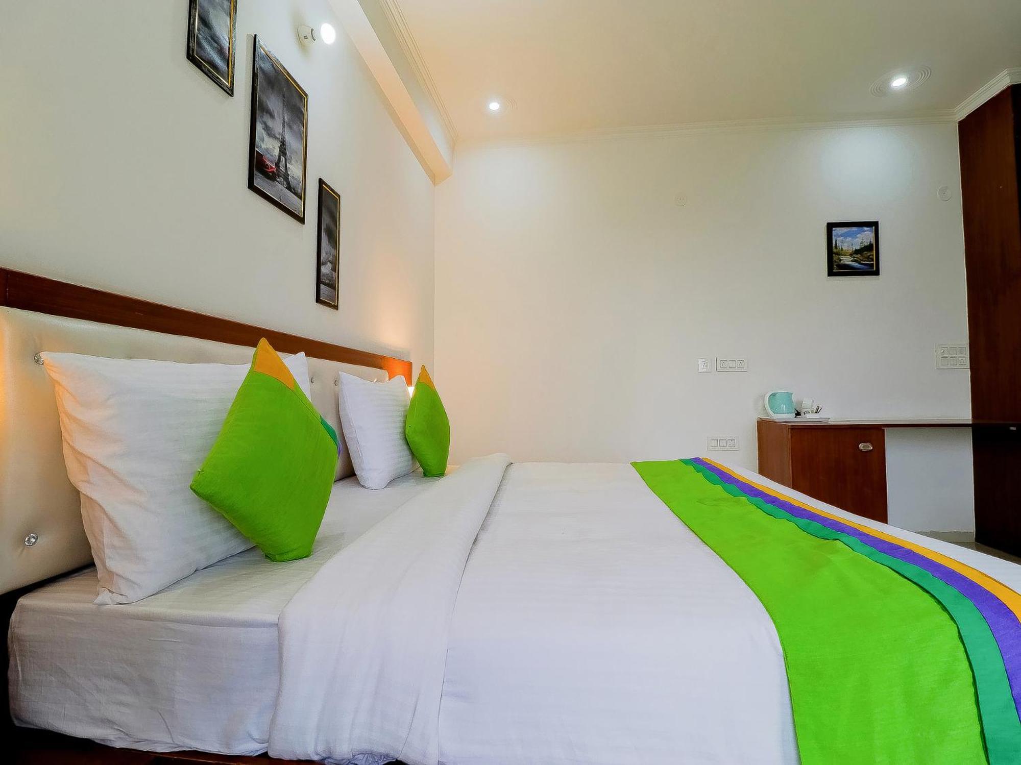 Treebo Rejoice 52 - 3Km From Huda City Metro Station Badshahpur Extérieur photo