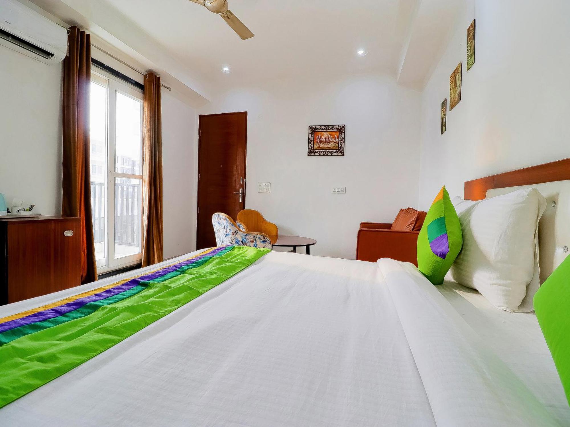 Treebo Rejoice 52 - 3Km From Huda City Metro Station Badshahpur Extérieur photo