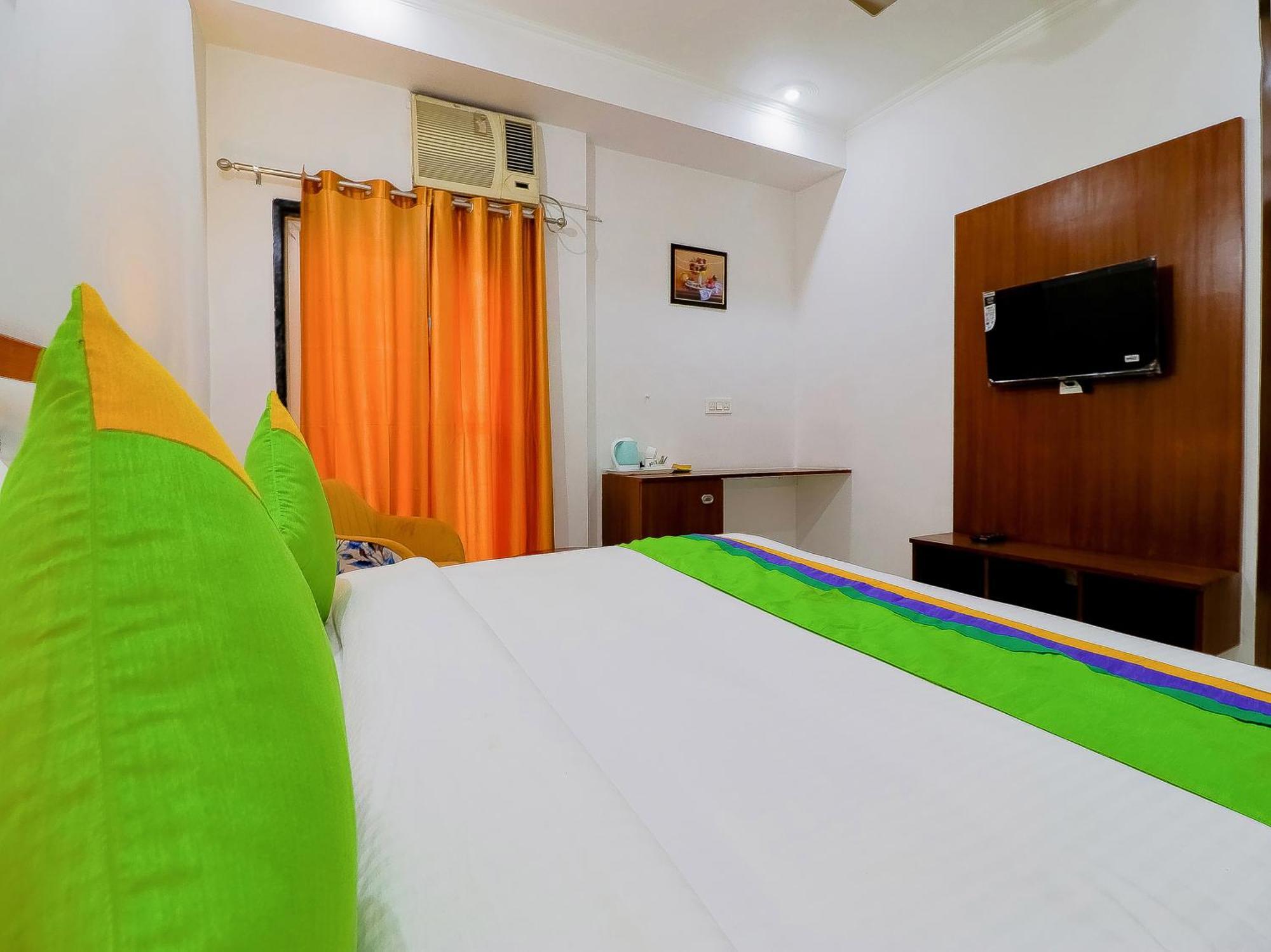 Treebo Rejoice 52 - 3Km From Huda City Metro Station Badshahpur Extérieur photo
