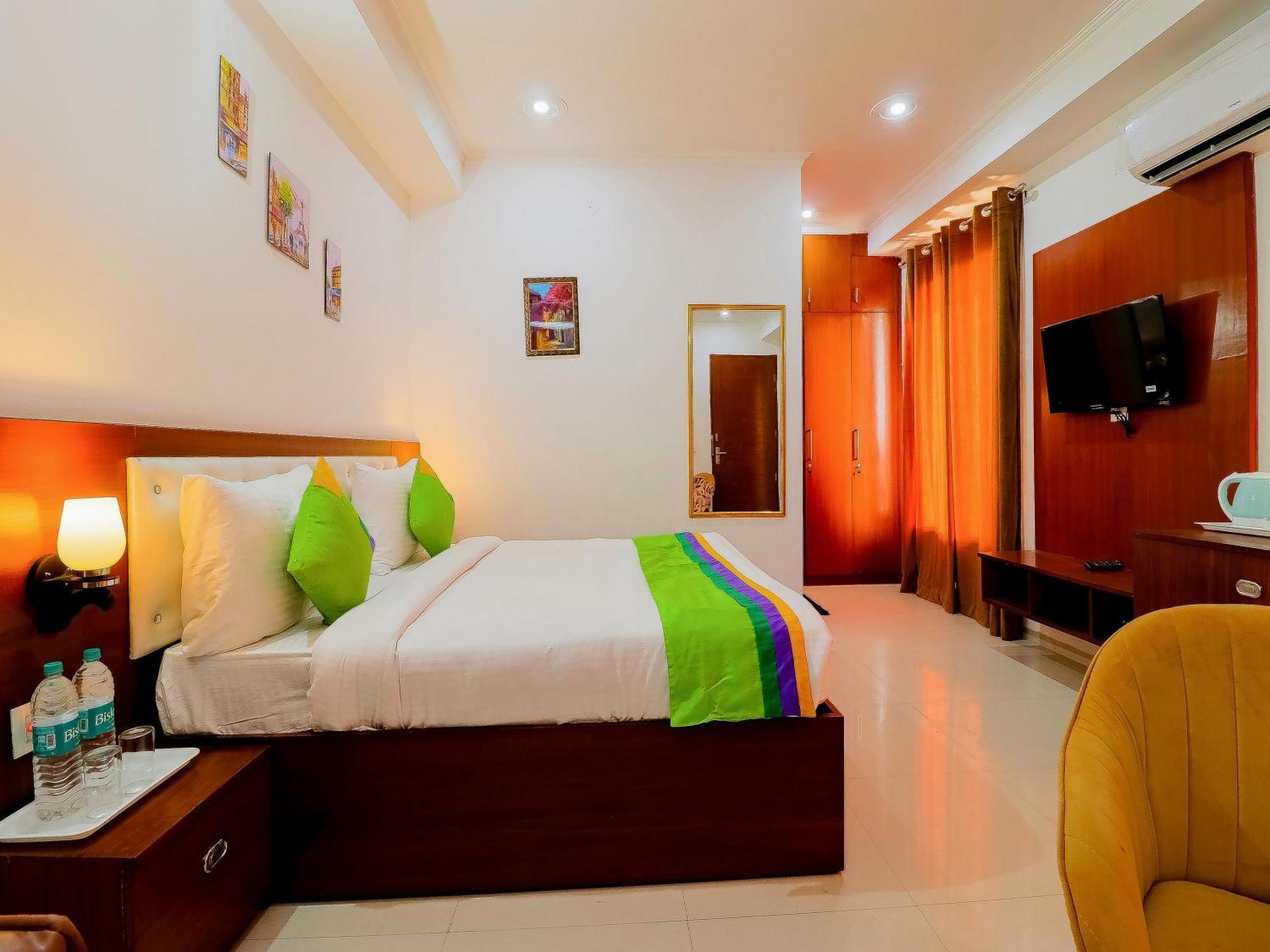 Treebo Rejoice 52 - 3Km From Huda City Metro Station Badshahpur Extérieur photo