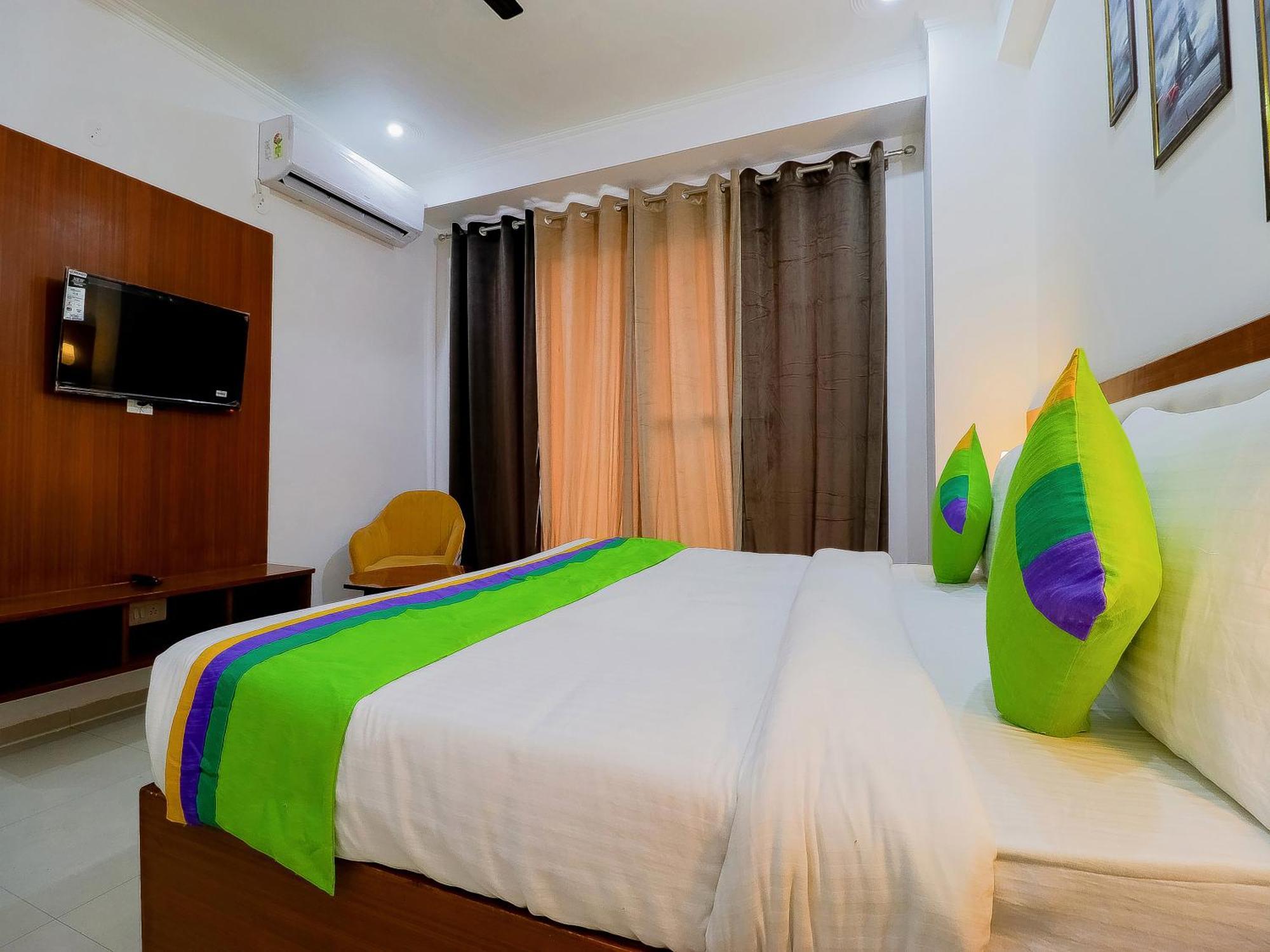 Treebo Rejoice 52 - 3Km From Huda City Metro Station Badshahpur Extérieur photo
