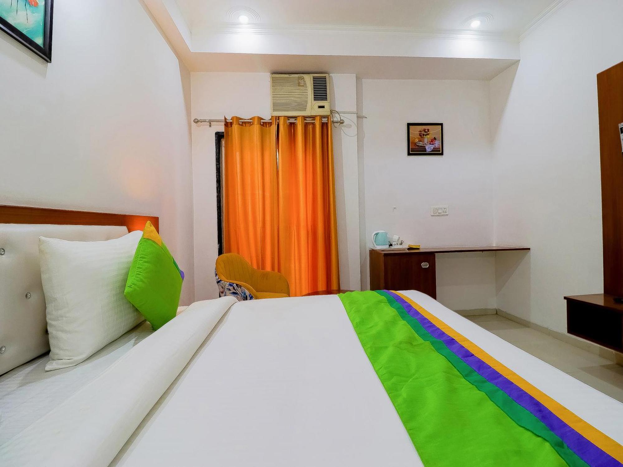 Treebo Rejoice 52 - 3Km From Huda City Metro Station Badshahpur Extérieur photo