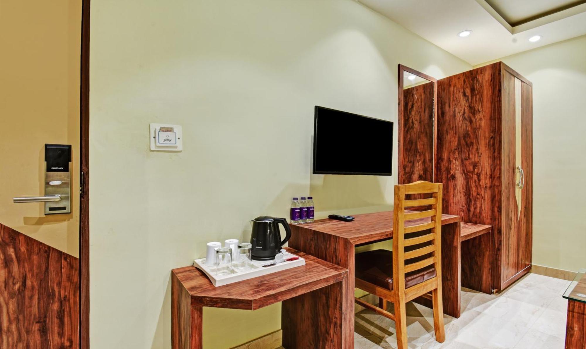 Treebo Rejoice 52 - 3Km From Huda City Metro Station Badshahpur Extérieur photo