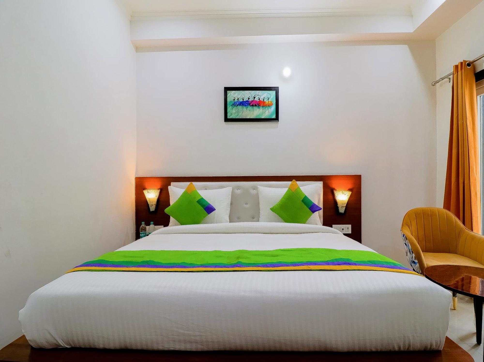 Treebo Rejoice 52 - 3Km From Huda City Metro Station Badshahpur Extérieur photo
