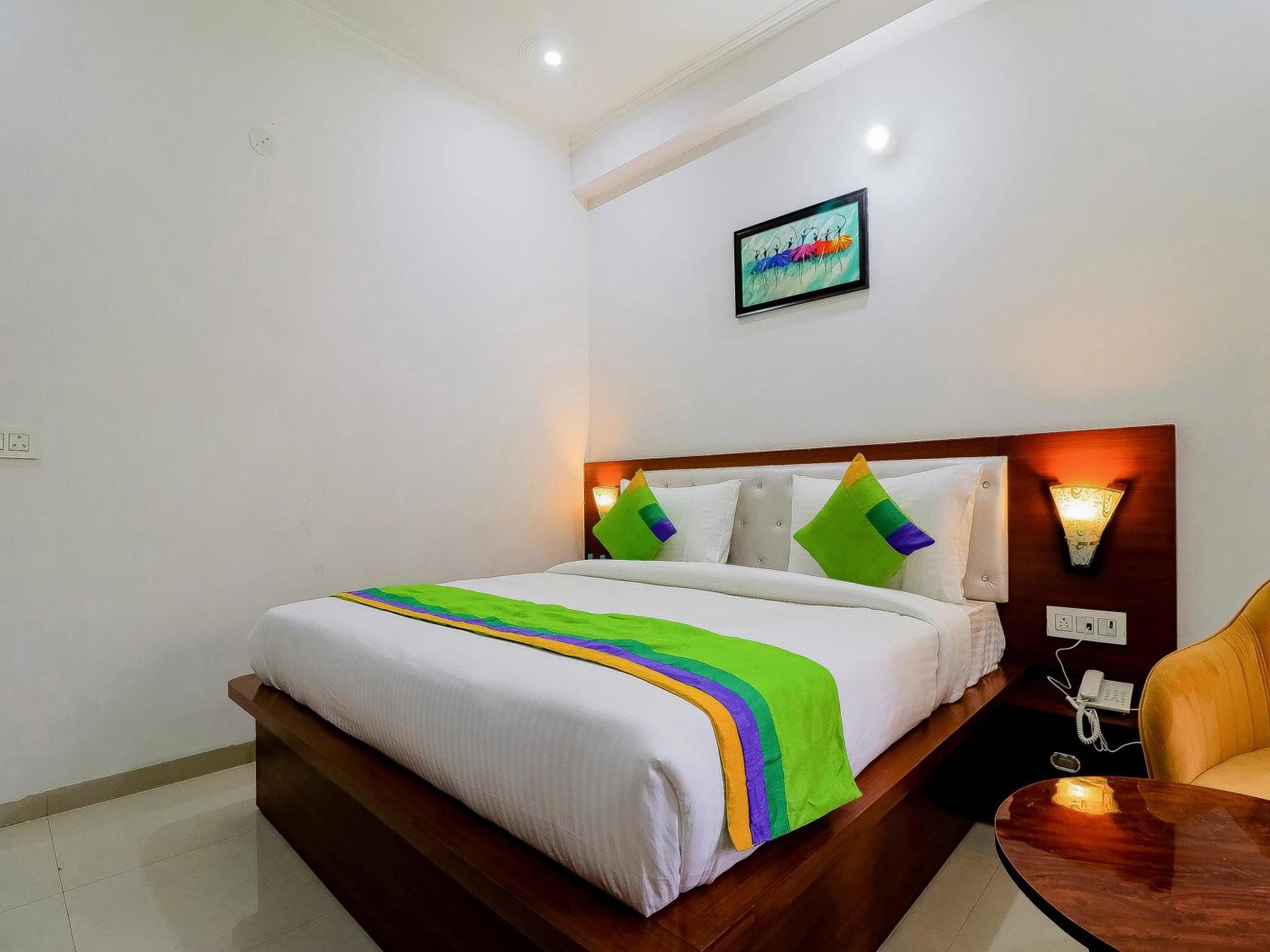 Treebo Rejoice 52 - 3Km From Huda City Metro Station Badshahpur Extérieur photo
