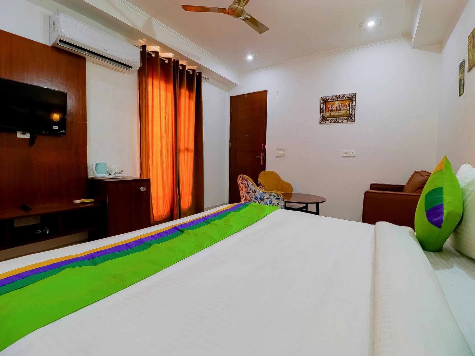 Treebo Rejoice 52 - 3Km From Huda City Metro Station Badshahpur Extérieur photo
