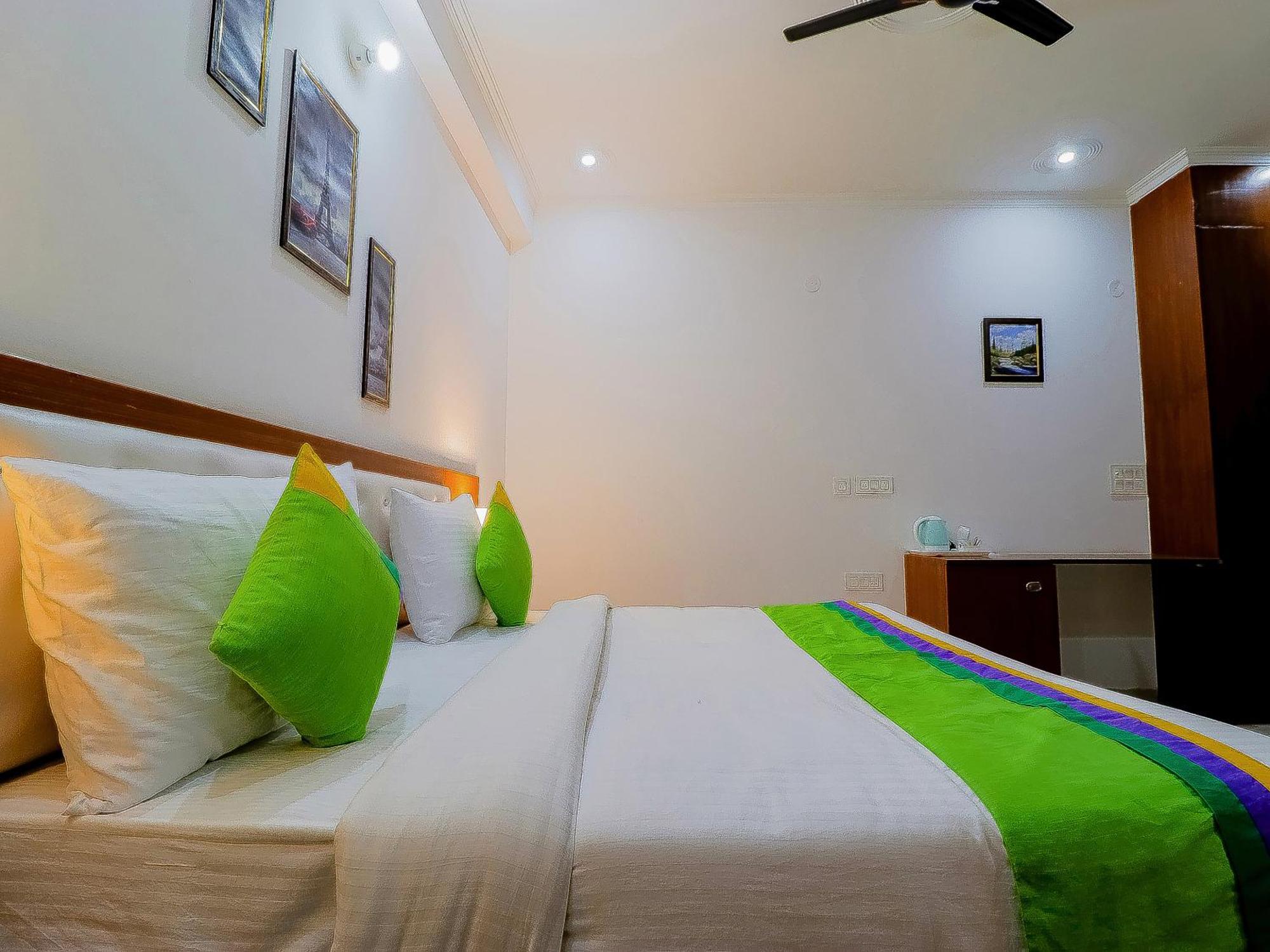 Treebo Rejoice 52 - 3Km From Huda City Metro Station Badshahpur Extérieur photo