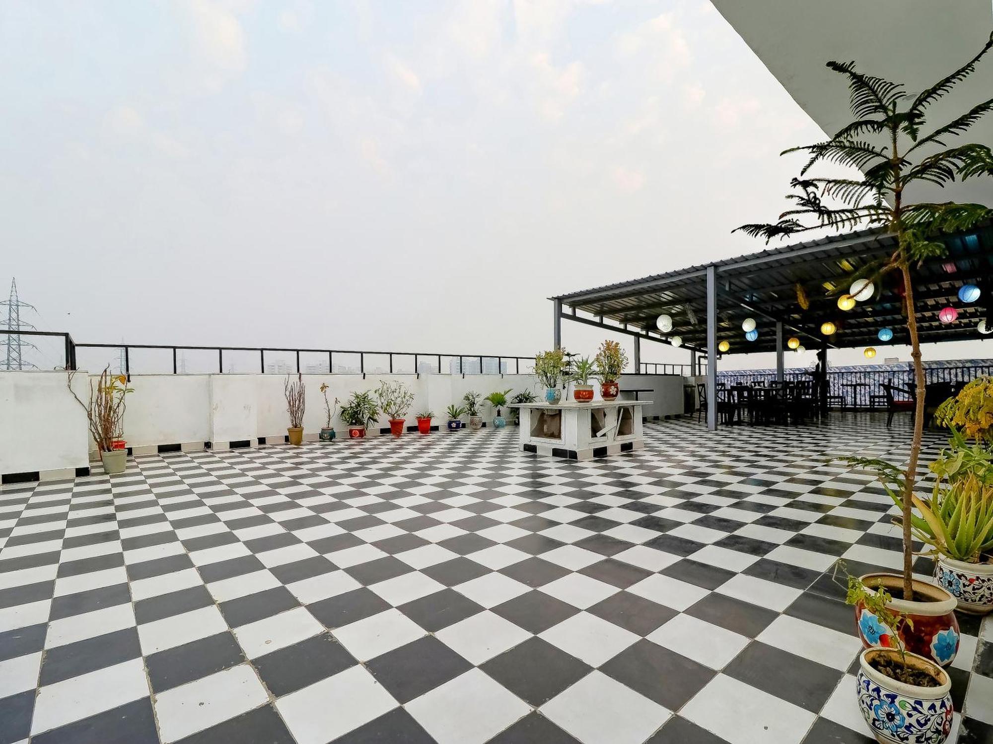 Treebo Rejoice 52 - 3Km From Huda City Metro Station Badshahpur Extérieur photo